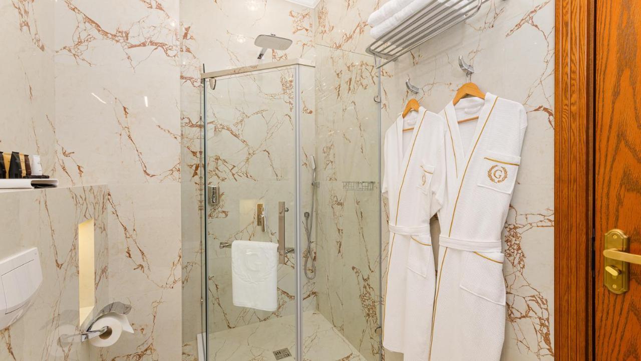 Gregory Boutique Hotel Chişinǎu Buitenkant foto Bathroom