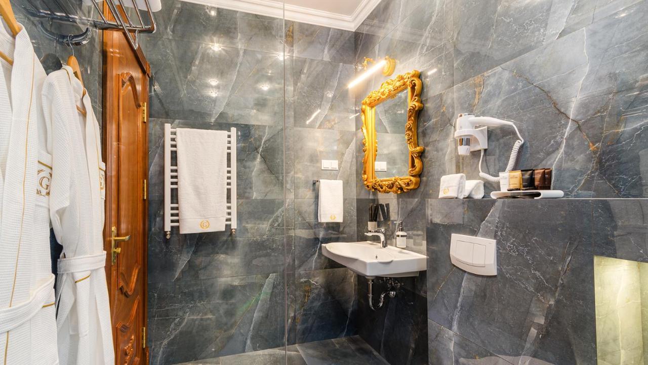 Gregory Boutique Hotel Chişinǎu Buitenkant foto Bathroom