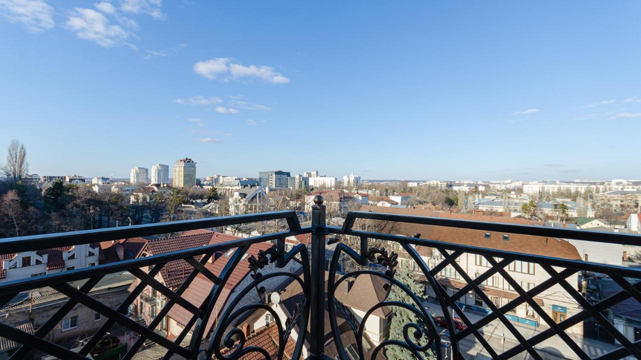 Gregory Boutique Hotel Chişinǎu Buitenkant foto View from the top of the tower