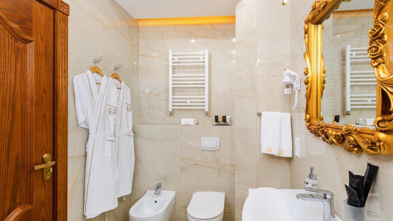 Gregory Boutique Hotel Chişinǎu Buitenkant foto Bathroom