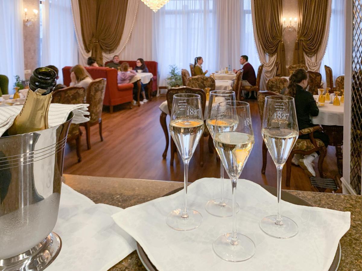 Gregory Boutique Hotel Chişinǎu Buitenkant foto Restaurant
